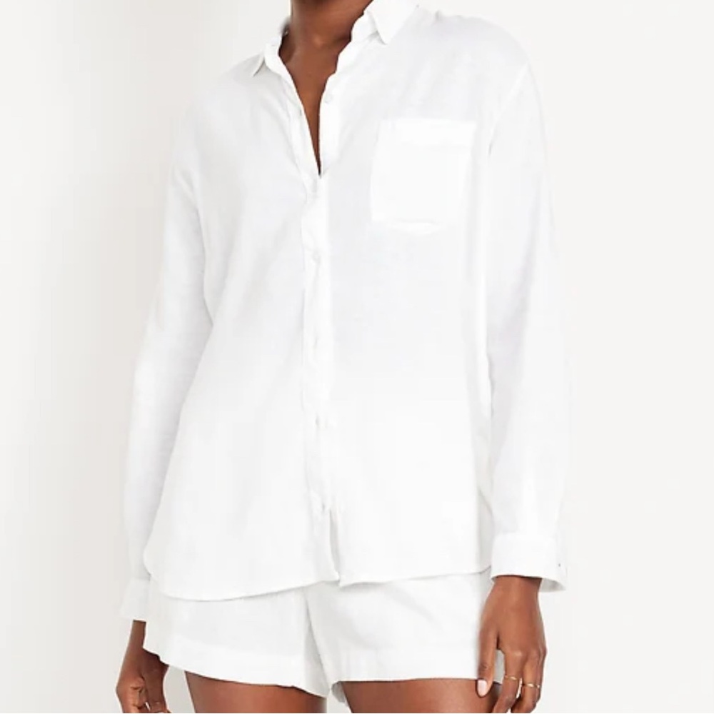 GAP White Casual Button Down Shirt with Classic Collar